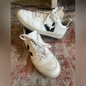Veja Sneaker Size 8 women